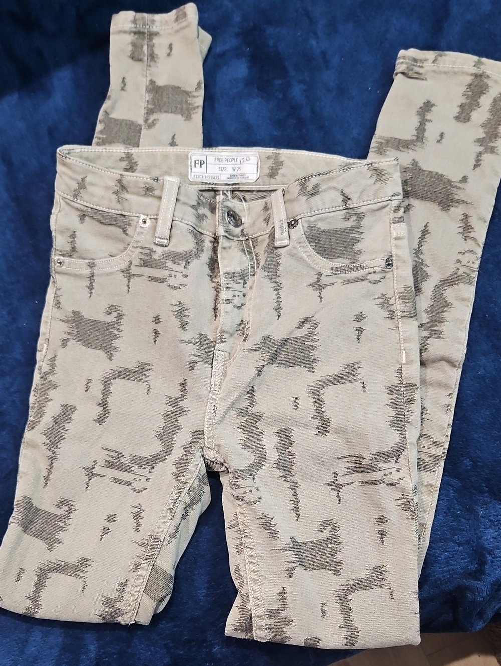 ⭐️Free People Taupe Printed Skinny Jeans SZ 24⭐️